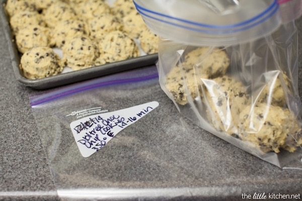 https://www.thelittlekitchen.net/wp-content/uploads/2015/02/how-to-freeze-cookie-dough-the-little-kitchen-7850.jpg